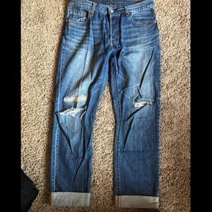 Levi’s mom jeans